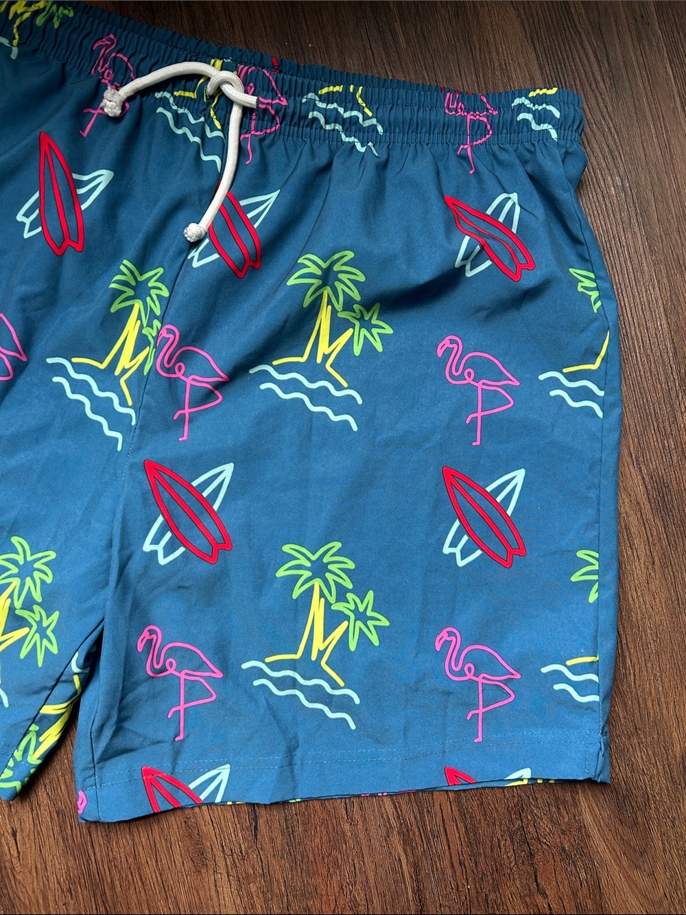 Flamingo beach themed blue swim shorts size xl - Picture 3 of 5